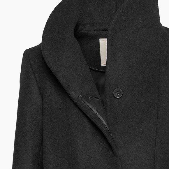 Wilfred The Cocoon Coat (Black, Small) - Picture 6 of 13